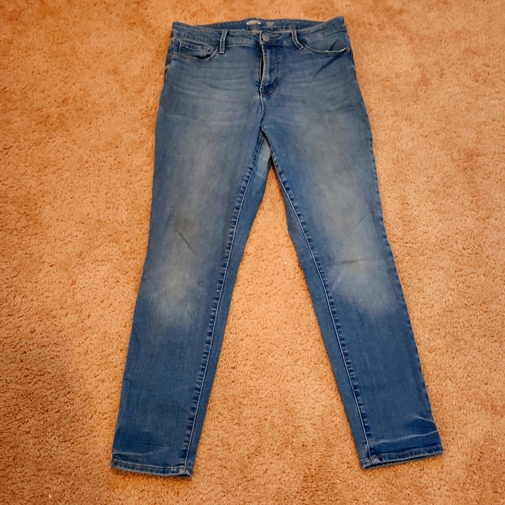 Old Navy Rockstar Super Skinny High Rise Jean